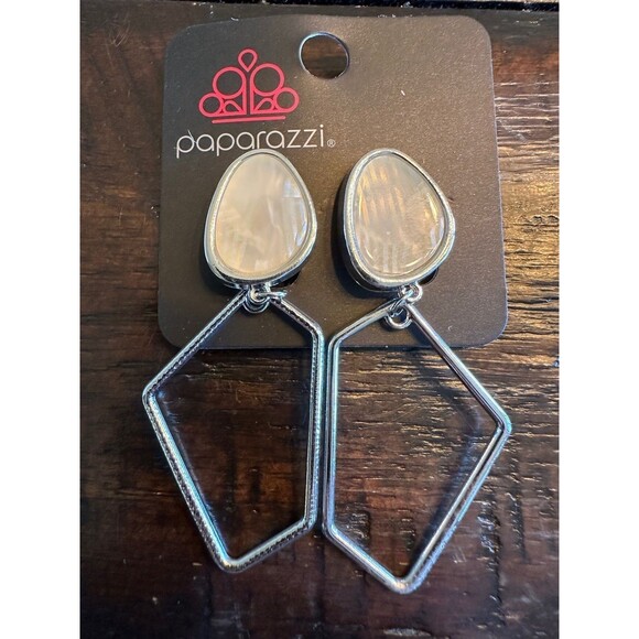 Retro Reverie Yellow Clip-On Earrings (66) - Picture 3 of 3